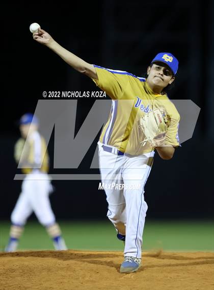 Thumbnail 2 in Bosco Tech vs. Verbum Dei photogallery.
