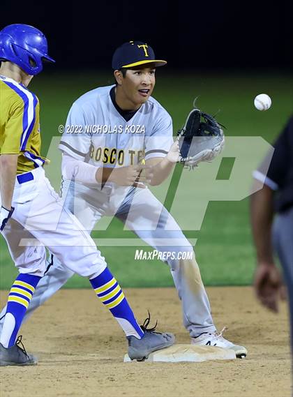 Thumbnail 1 in Bosco Tech vs. Verbum Dei photogallery.