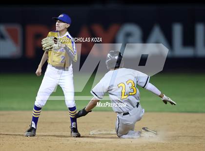 Thumbnail 2 in Bosco Tech vs. Verbum Dei photogallery.