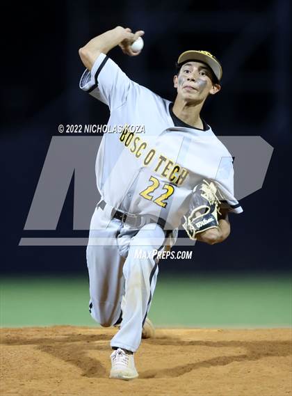 Thumbnail 2 in Bosco Tech vs. Verbum Dei photogallery.