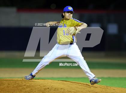Thumbnail 3 in Bosco Tech vs. Verbum Dei photogallery.