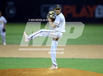 Thumbnail 2 in Bosco Tech vs. Verbum Dei photogallery.