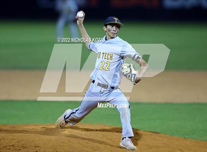 Thumbnail 1 in Bosco Tech vs. Verbum Dei photogallery.