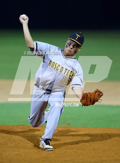 Thumbnail 1 in Bosco Tech vs. Verbum Dei photogallery.