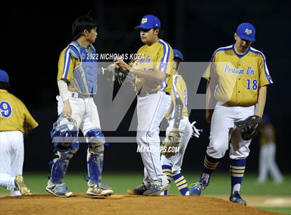 Thumbnail 3 in Bosco Tech vs. Verbum Dei photogallery.
