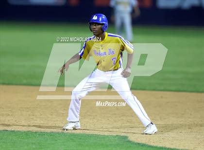 Thumbnail 2 in Bosco Tech vs. Verbum Dei photogallery.