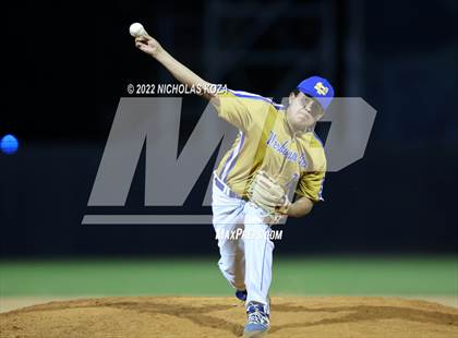 Thumbnail 2 in Bosco Tech vs. Verbum Dei photogallery.