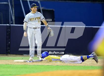 Thumbnail 2 in Bosco Tech vs. Verbum Dei photogallery.