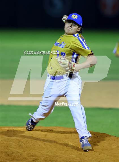 Thumbnail 2 in Bosco Tech vs. Verbum Dei photogallery.