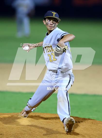 Thumbnail 1 in Bosco Tech vs. Verbum Dei photogallery.