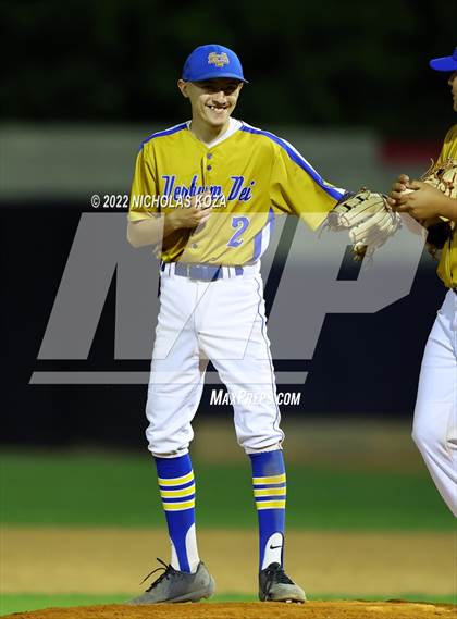 Thumbnail 2 in Bosco Tech vs. Verbum Dei photogallery.