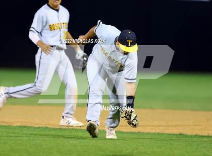 Thumbnail 1 in Bosco Tech vs. Verbum Dei photogallery.