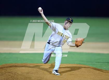 Thumbnail 1 in Bosco Tech vs. Verbum Dei photogallery.