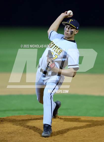 Thumbnail 2 in Bosco Tech vs. Verbum Dei photogallery.
