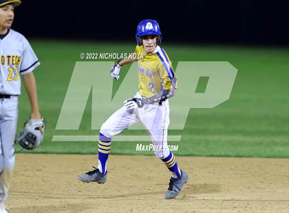 Thumbnail 1 in Bosco Tech vs. Verbum Dei photogallery.