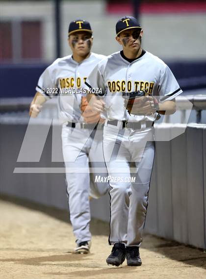 Thumbnail 1 in Bosco Tech vs. Verbum Dei photogallery.