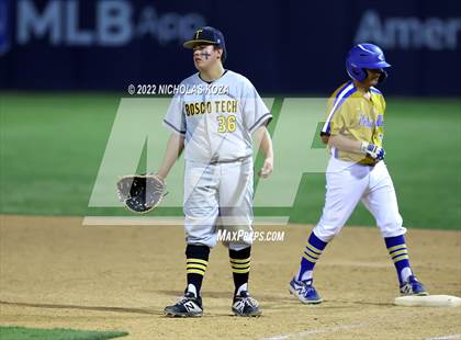 Thumbnail 3 in Bosco Tech vs. Verbum Dei photogallery.
