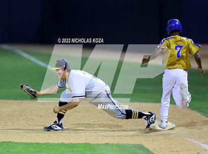 Thumbnail 3 in Bosco Tech vs. Verbum Dei photogallery.