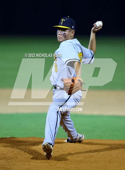 Thumbnail 2 in Bosco Tech vs. Verbum Dei photogallery.