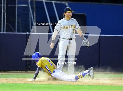 Thumbnail 2 in Bosco Tech vs. Verbum Dei photogallery.
