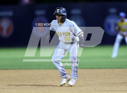 Thumbnail 2 in Bosco Tech vs. Verbum Dei photogallery.
