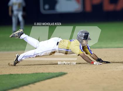 Thumbnail 2 in Bosco Tech vs. Verbum Dei photogallery.