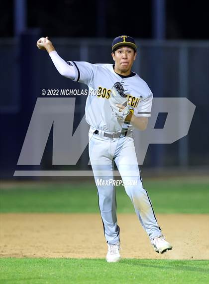 Thumbnail 2 in Bosco Tech vs. Verbum Dei photogallery.