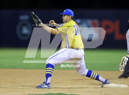 Thumbnail 2 in Bosco Tech vs. Verbum Dei photogallery.