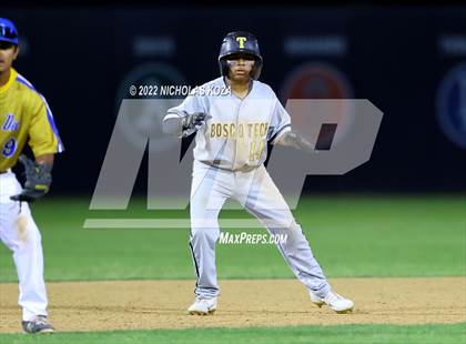 Thumbnail 2 in Bosco Tech vs. Verbum Dei photogallery.
