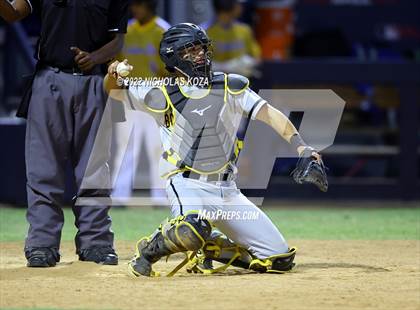 Thumbnail 2 in Bosco Tech vs. Verbum Dei photogallery.