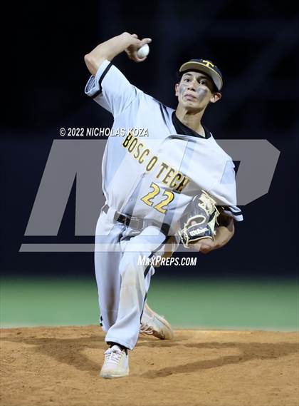 Thumbnail 3 in Bosco Tech vs. Verbum Dei photogallery.