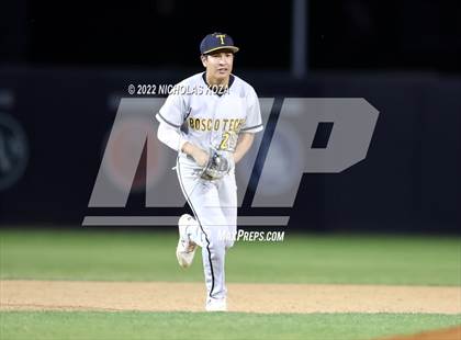 Thumbnail 1 in Bosco Tech vs. Verbum Dei photogallery.