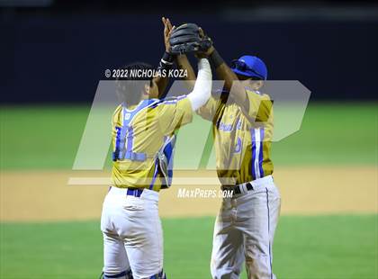 Thumbnail 3 in Bosco Tech vs. Verbum Dei photogallery.