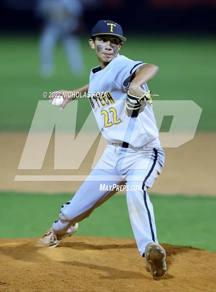 Thumbnail 3 in Bosco Tech vs. Verbum Dei photogallery.