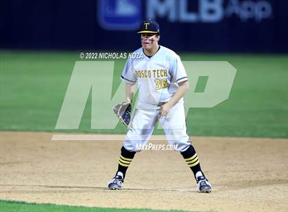 Thumbnail 2 in Bosco Tech vs. Verbum Dei photogallery.