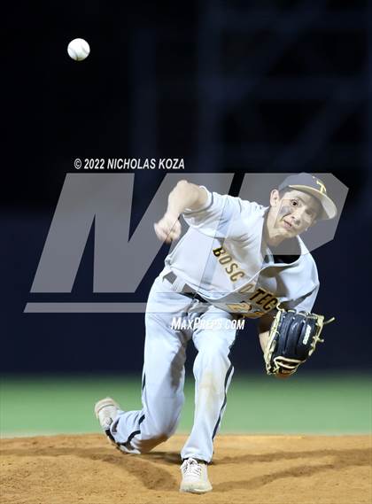 Thumbnail 3 in Bosco Tech vs. Verbum Dei photogallery.