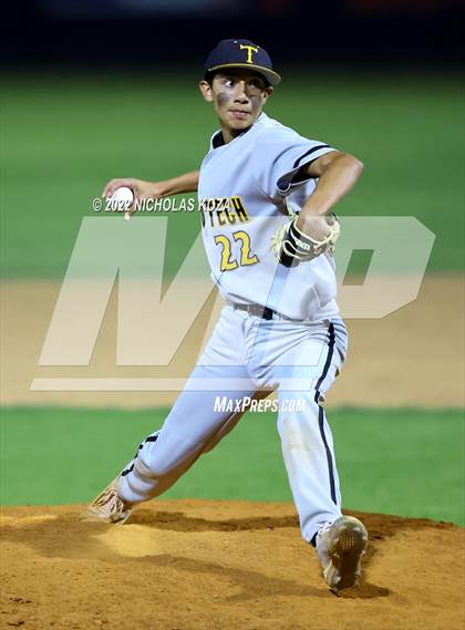 Thumbnail 3 in Bosco Tech vs. Verbum Dei photogallery.