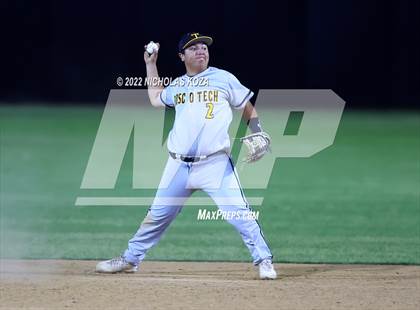 Thumbnail 1 in Bosco Tech vs. Verbum Dei photogallery.