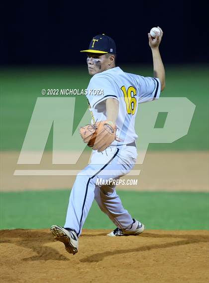 Thumbnail 2 in Bosco Tech vs. Verbum Dei photogallery.