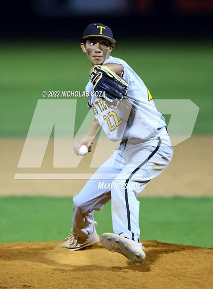 Thumbnail 2 in Bosco Tech vs. Verbum Dei photogallery.