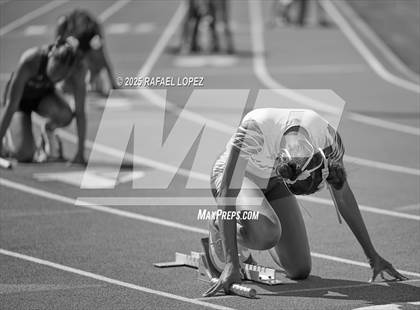 Thumbnail 3 in Panther Relays (4x100M) photogallery.