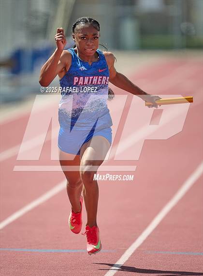 Thumbnail 3 in Panther Relays (4x100M) photogallery.