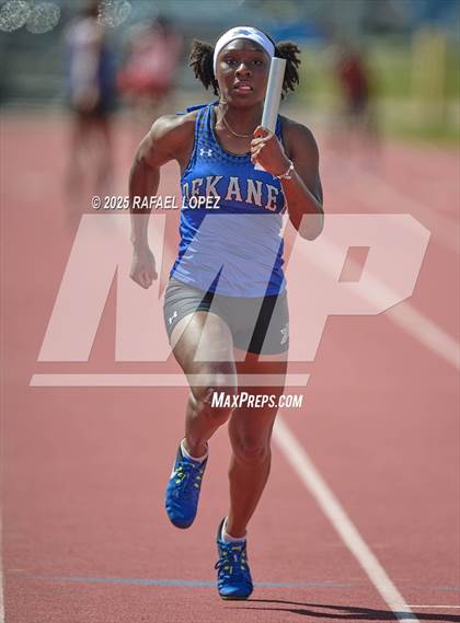 Thumbnail 1 in Panther Relays (4x100M) photogallery.