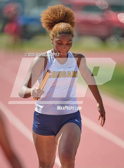 Thumbnail 2 in Panther Relays (4x100M) photogallery.
