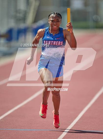 Thumbnail 2 in Panther Relays (4x100M) photogallery.