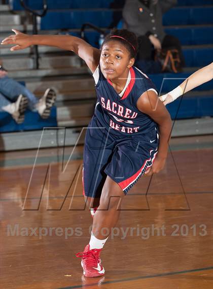 Thumbnail 3 in Sacred Heart vs Egg Harbor Township (Prime Events Shootout) photogallery.