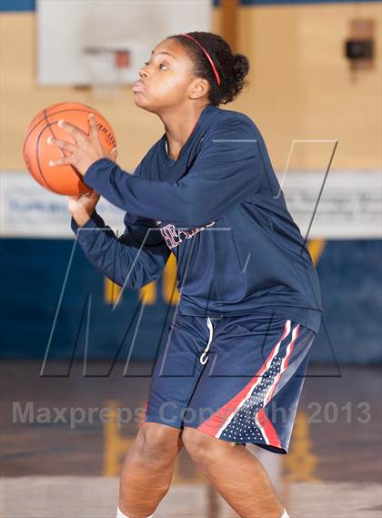 Thumbnail 3 in Sacred Heart vs Egg Harbor Township (Prime Events Shootout) photogallery.