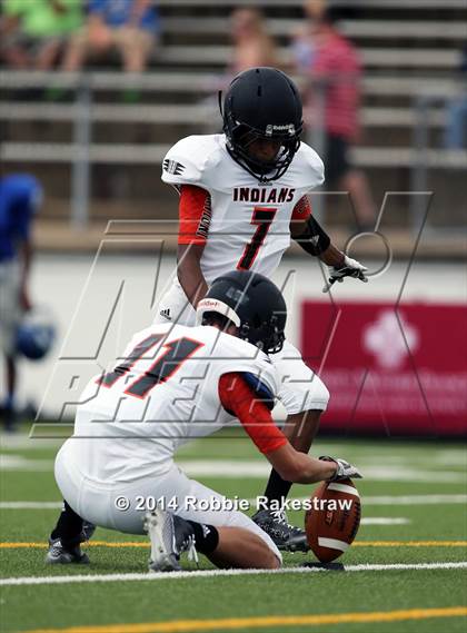Thumbnail 3 in Grand Saline vs. Frankston photogallery.
