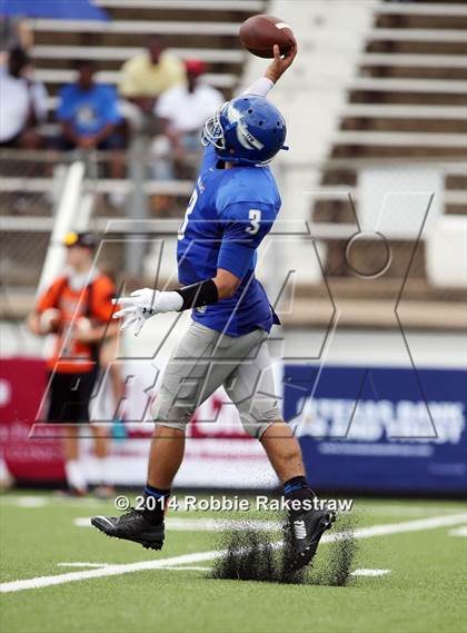 Thumbnail 1 in Grand Saline vs. Frankston photogallery.