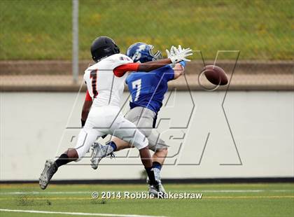 Thumbnail 2 in Grand Saline vs. Frankston photogallery.
